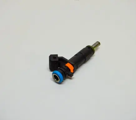 Opel Insignia A Fuel injector 5535806