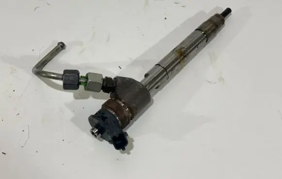 Citroen C4 III e-C4 Fuel injector 9828959880