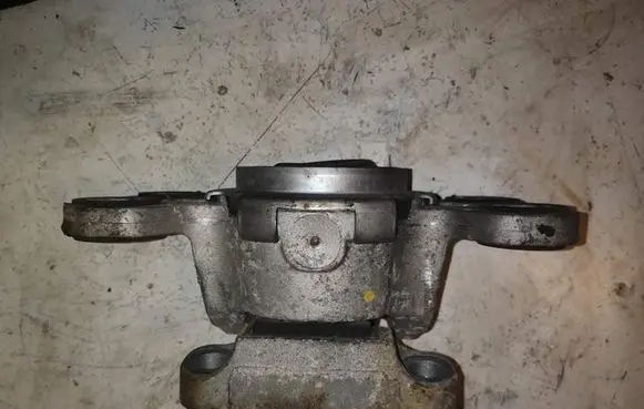 Volvo XC60 Engine mount bracket 3131667502