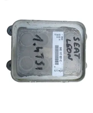 Seat Leon (5F) Engine oil radiator 04E117021C