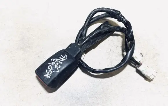 Lexus IS 220D-250-350 Front seatbelt buckle e034501 b480