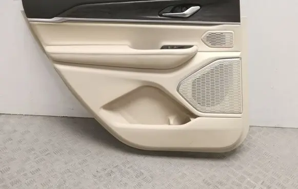 Jeep Grand Cherokee WL Rear door card panel trim 6XN37WT3AC