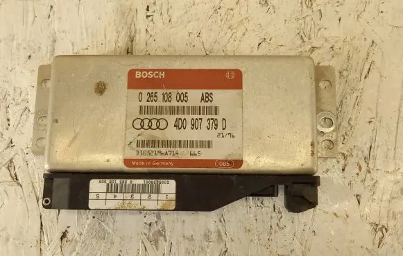Audi A6 S6 C4 4A Engine control unit/module 4D0907379D 0265108005 DT052196A714
