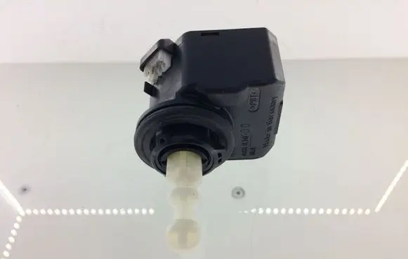 Audi A6 S6 C6 4F Headlight level adjustment motor 00883000