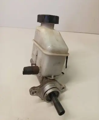 Hyundai i30 Master brake cylinder 