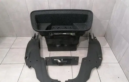 Audi R8 42 Rear storage box compartment pad/mat 420863362A