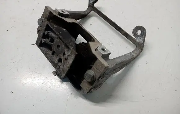 Renault Master III Gearbox mounting bracket 112225095R