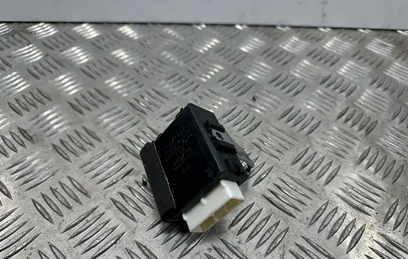 Lexus CT 200H Window washer relay 8594076010