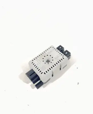 Volkswagen Golf VII Aerial antenna amplifier 5q0035570