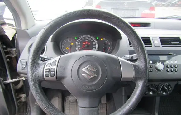 Suzuki Swift I Steering wheel 