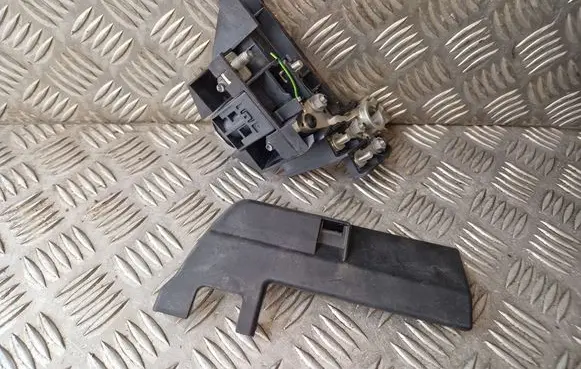 Audi A6 S6 C6 4F Battery relay fuse KB8J4590 TN8J0915459