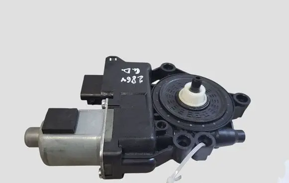 Hyundai i40 Rear door window regulator motor 834603Z010