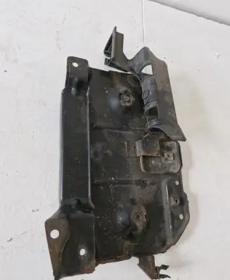 Volkswagen Golf III Battery tray 