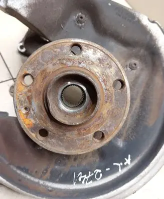 Audi Q3 8U Rear wheel hub spindle/knuckle 