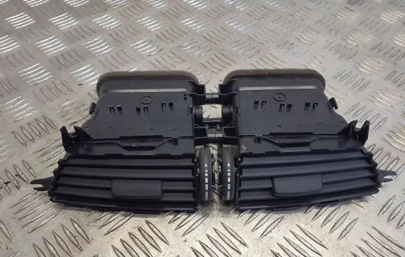 Mercedes-Benz C W204 Dash center air vent grill A2048306054 186211 719228