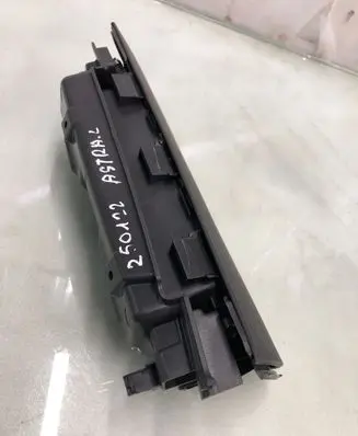 Opel Astra L Headlining roof glove box 9840542680