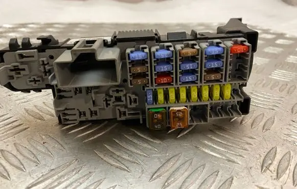 Volvo XC60 Fuse module DPN13800159HWB DPN13800159