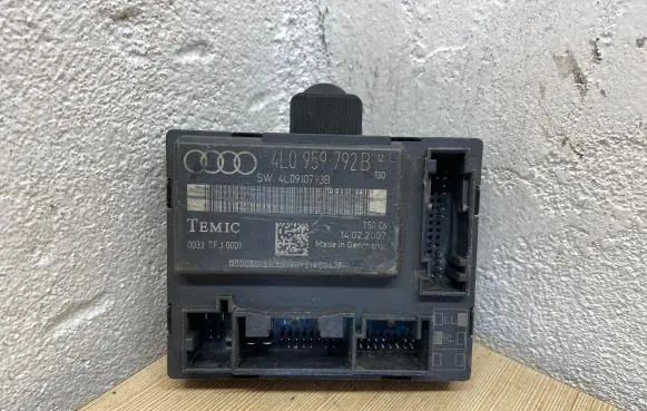 Audi Q7 4L Door control unit/module 4L0959792B 4L0910793B 0033TFJ0001