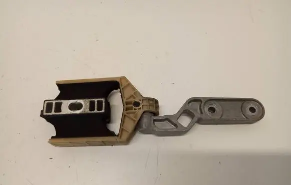 Engine mount bracket