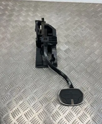 BMW 1 F40 Brake pedal 6888753 19929610 81007485D