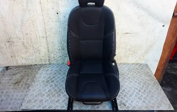 Volvo V40 Front driver seat 31379427