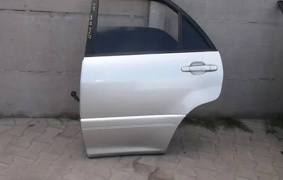 Lexus ES 300h Rear door