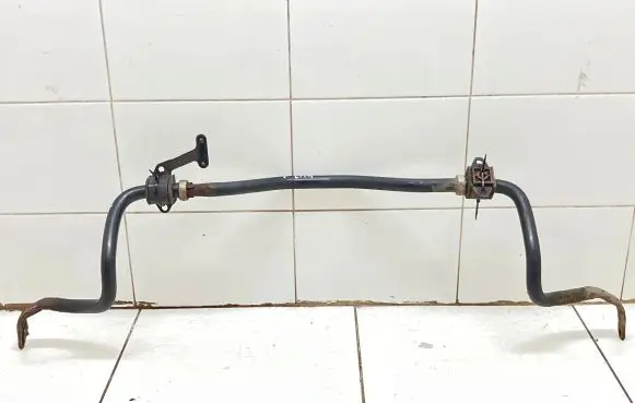 Toyota Avensis T250 Front anti-roll bar/sway bar