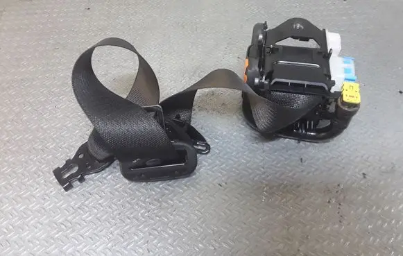 Opel Insignia A Front seatbelt 20951977