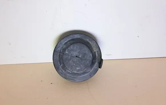 Opel Vectra B Headlight/headlamp dust cover 89004031