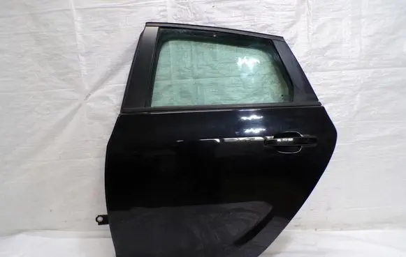 Opel Astra J Rear door