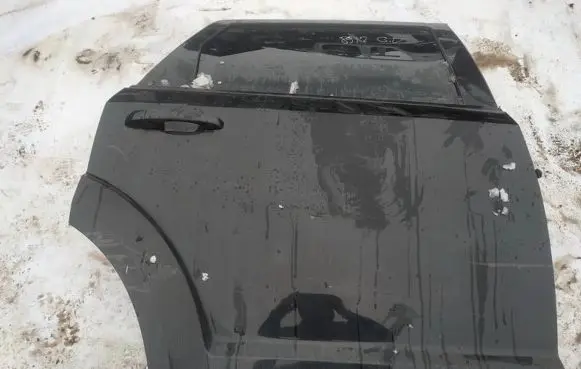 Dodge Journey Rear door juodos