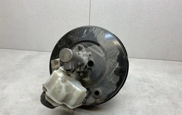 Volkswagen Jetta VI Brake booster 1K1614105ER