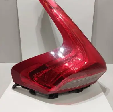 Volvo V40 Rear/tail lights 31283339 21220101 V0LVVY555