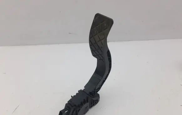 Audi A4 S4 B9 Accelerator throttle pedal 8W1723523