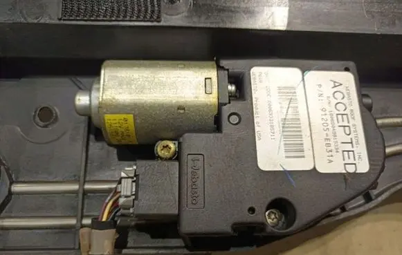 Nissan Pathfinder R51 Sunroof motor/actuator 91205EB31A