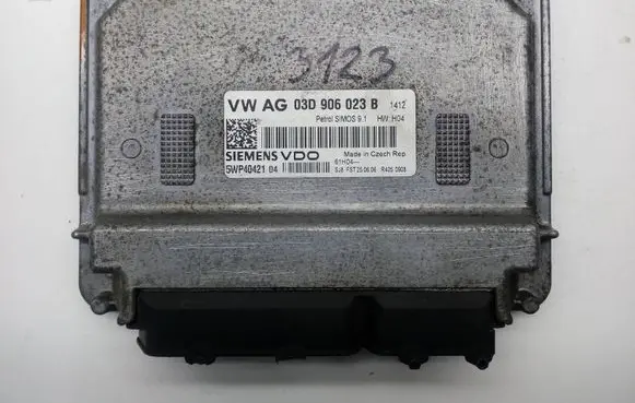 Volkswagen Polo Engine control unit/module 03D906023B 5WP4042104