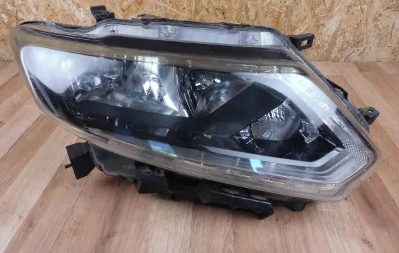 Nissan X-Trail T32 Headlight/headlamp 260104CC0C 260104CC1C