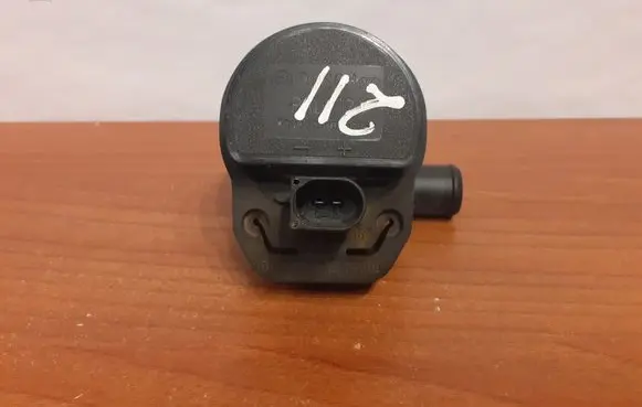 Mercedes-Benz E W211 Water pump 6706 A2118350028