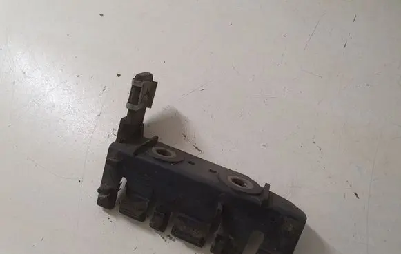 Audi A4 S4 B7 8E 8H Fender mounting bracket 8H0853922