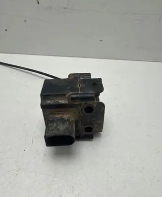 BMW 5 E60 E61 Air suspension control unit module (rear) EBMV0020D 105652 C33PED077A