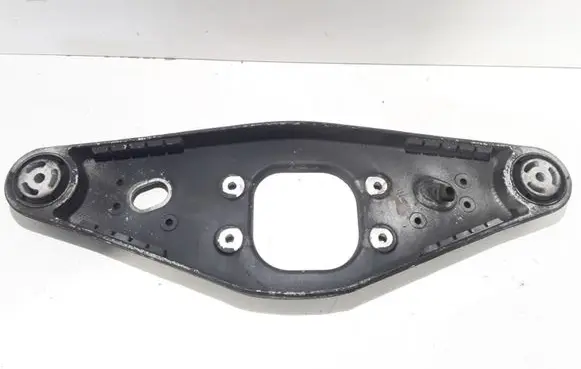 Mercedes-Benz CLS C219 Rear differential/diff mount bracket 2303521806