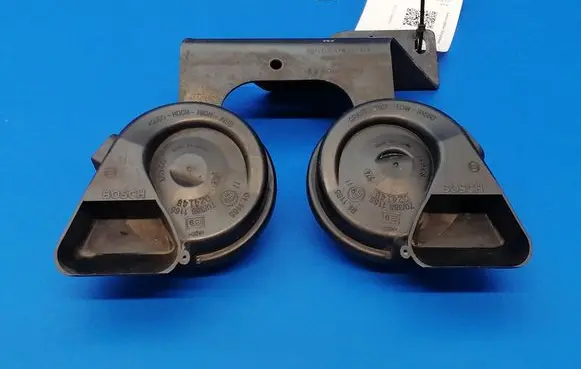 Audi A6 S6 C6 4F Horn signal 4F0951229 4F0951221 4F0951223