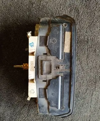 Mercedes-Benz 190 W201 Speedometer (instrument cluster) 87001169
