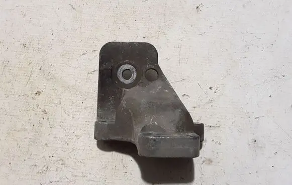 Volvo S60 Engine mounting bracket 8634123