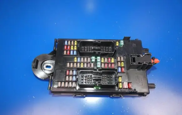 Volvo S60 Fuse box set 32209198 K067R 19112018