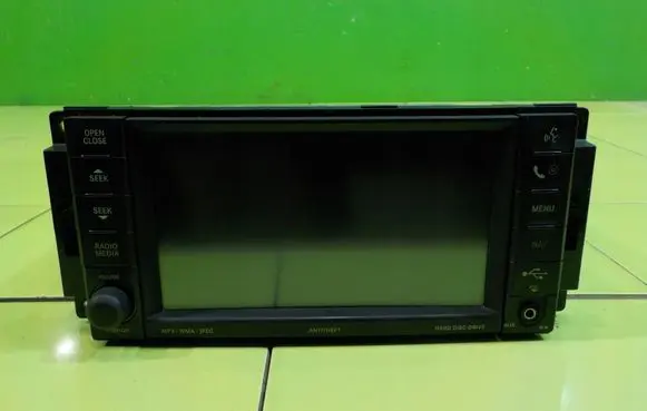 Jeep Compass Radio/CD/DVD/GPS head unit P05091118AA