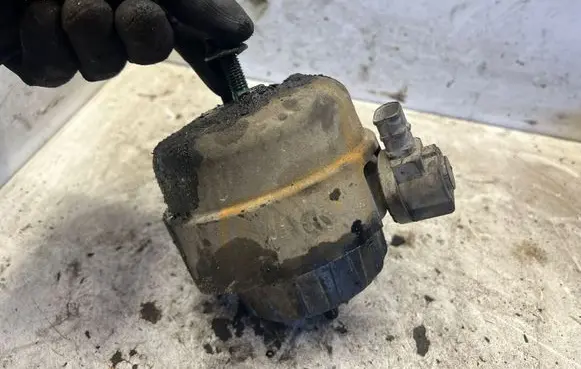 Audi A6 S6 C6 4F Engine mount bracket