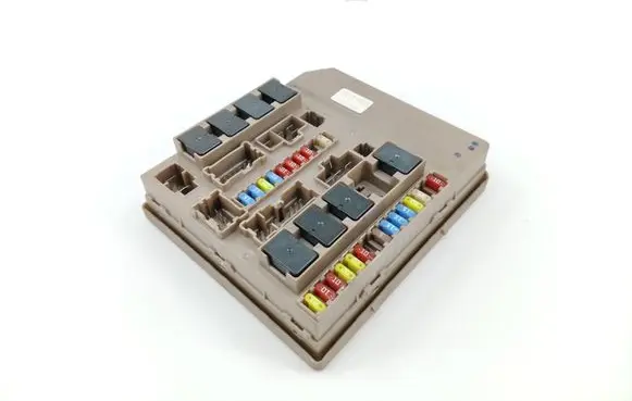 Renault Clio III Fuse module 674660A