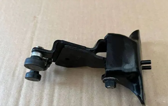 Volkswagen Caddy Sliding door middle roller runner 2K7843304A