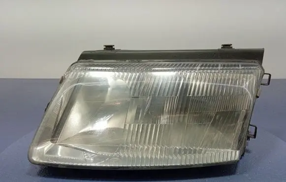 Volkswagen PASSAT B5 Headlight/headlamp